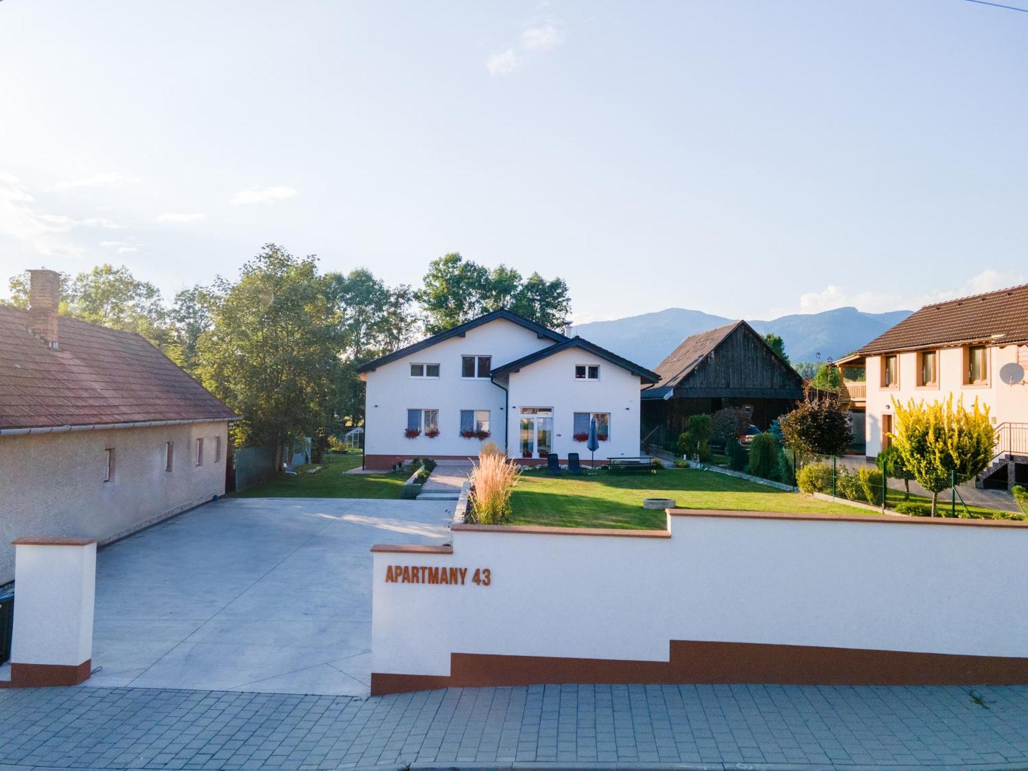 Ziar Apartmany 43 Екстер'єр фото